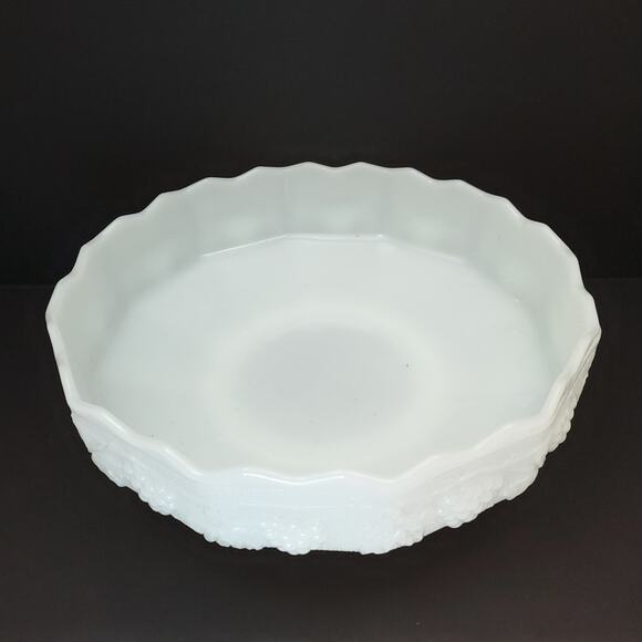 Vtg Anchor Hocking Fire King Milk Glass Centerpiece Grape Fruit Dish 10" - Picture 7 of 12